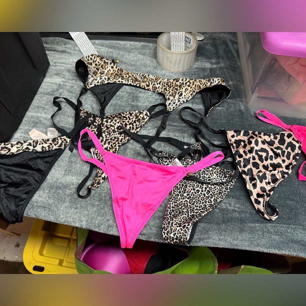 Victoria’s Secret very sexy OS vstring lot